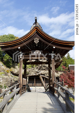 紅葉の虎渓山永保寺　無際橋 33916285