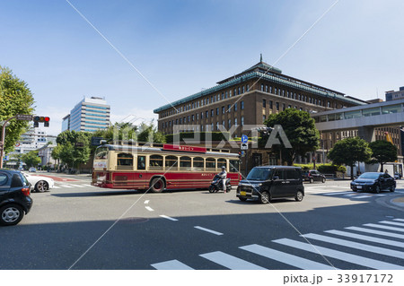 横浜税関前交差点 あかいくつ号 横浜税関前交差点 あかいくつ号 33917172