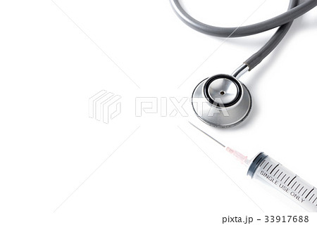 stethoscope and hypodermic syringe isolated  33917688