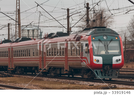 Red passenger train Red passenger train 33919146