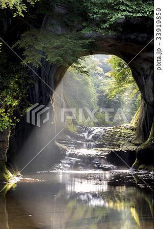 千葉県君津市 濃溝の滝 朝の光芒 千葉県君津市 濃溝の滝 朝の光芒 33919859