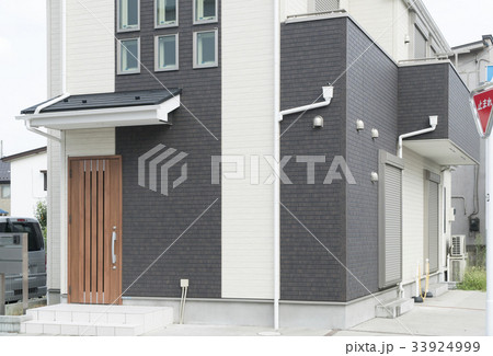 住宅のエントランス　ローコスト住宅 33924999