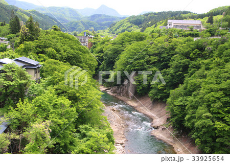 湯野上温泉駅付近（会津・下郷町） 33925654