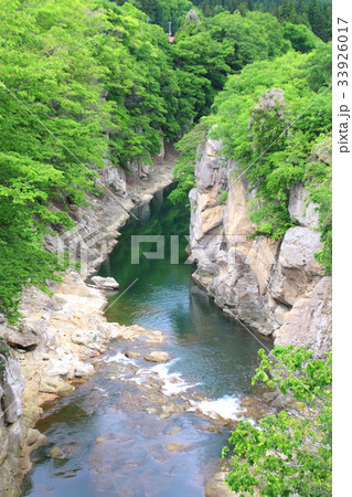 阿賀川・湯野上温泉駅付近（会津・下郷町） 33926017