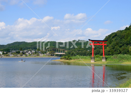 亀山ダムの鳥居 亀山湖 千葉県君津市 亀山ダムの鳥居 亀山湖 千葉県君津市 33939327