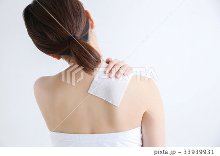 肩こりの女性 33939931