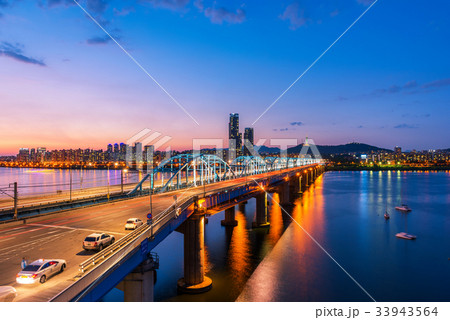 Korea,Seoul at night, South Korea city skyline 33943564