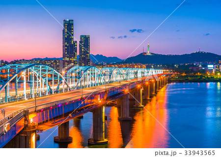 Dongjak Bridge in Seoul City , South Korea. 33943565