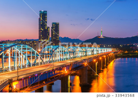 Korea,Seoul at night, South Korea city skyline 33943568