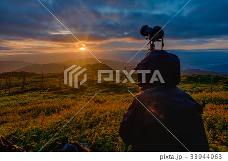 伊吹山のご来光を撮影 伊吹山のご来光を撮影 33944963