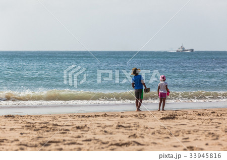 Children Beach Ocean Shoreline 33945816