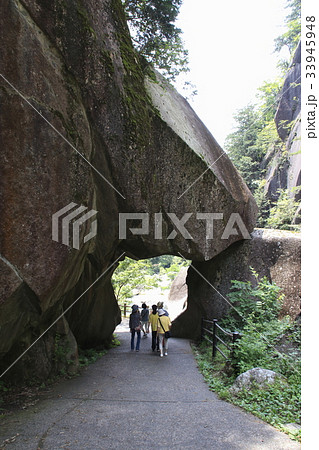 夏季シーズンの御嶽昇仙峡（石門） 33945948