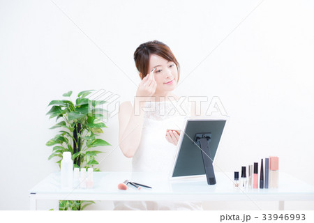 メイク アイブロウ 女性 メイク アイブロウ 女性 33946993