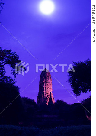 夜のアユタヤ遺跡　ワット・マハタート 33949112