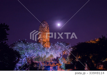 夜のアユタヤ遺跡　ワット・マハタート 33949114