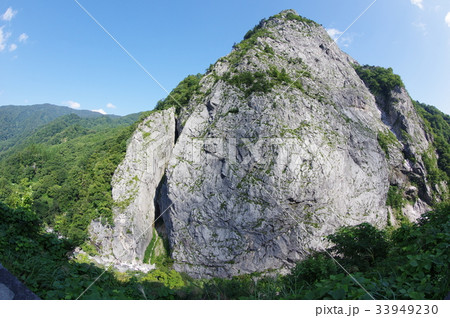 新潟　糸魚川の山　明星山南壁　全山石灰岩の山　ロッククライミングの名所　小滝川ヒスイ峡ジオサイト 33949230