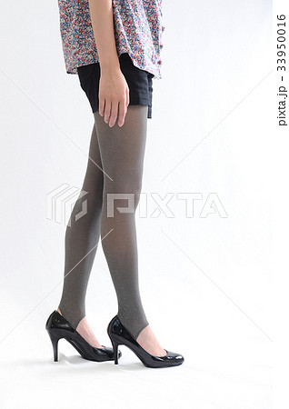 きれいな女性の脚 きれいな女性の脚 33950016