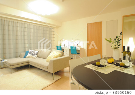 リビングルーム　夜 33950160