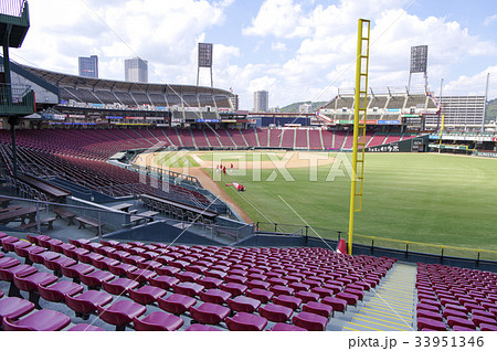 超高解像度 カープ本拠地 Mazda Zoom Zoom スタジアム広島 マツダスタジアム ライトの写真素材