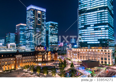 東京駅・丸の内の夜景 東京駅・丸の内の夜景 33954271