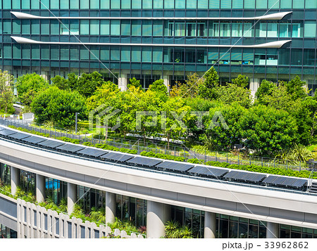 グランフロント大阪 南館の屋上緑化の写真素材