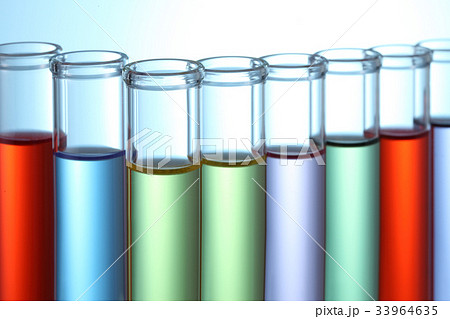 実験イメージ カラフルな試験管の写真素材