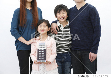 幸せな家族 33964779