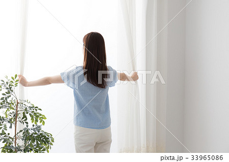 若い女性 33965086