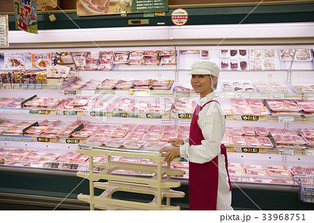 スーパー　精肉コーナー 33968751
