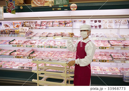 スーパー　精肉コーナー 33968773