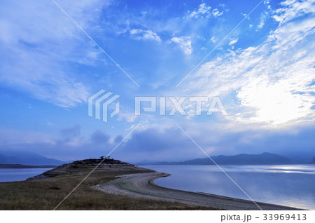 曲線 雲 大清湖 33969413