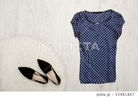 Blue blouse with polka dots, shoes 33981867
