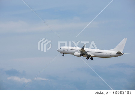 飛び立つ旅客機 33985485