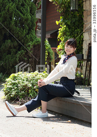 若い女性のポートレート 33996556