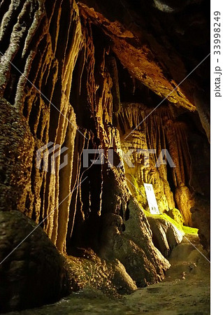 鍾乳洞 鍾乳洞 33998249