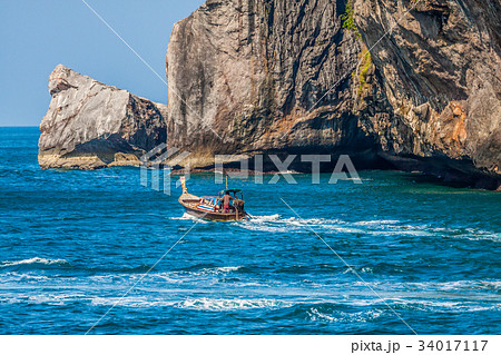 Traditional Thai longtail boat 34017117