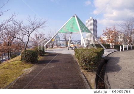 秋の桃花台中央公園の休憩所 秋の桃花台中央公園の休憩所 34039768