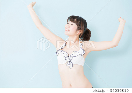 水着の女性　 34056319