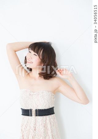 若い女性 若い女性 34056515