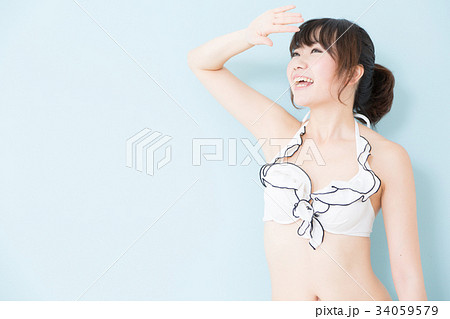水着の女性　 34059579
