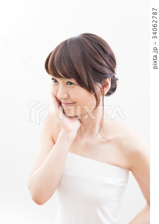 ビューティー 女性 スキンケア ビューティ 若い女性 美容 ビューティー 女性 スキンケア ビューティ 若い女性 美容 34062787