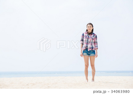 若い女性 旅行 若い女性 旅行 34063980