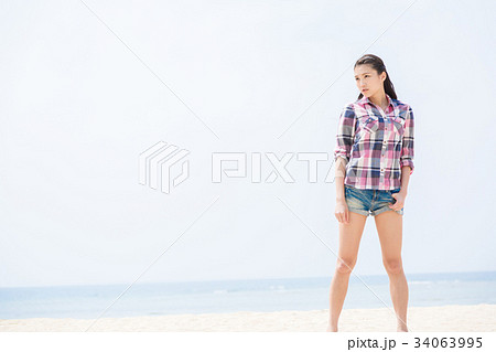 若い女性 旅行 若い女性 旅行 34063995