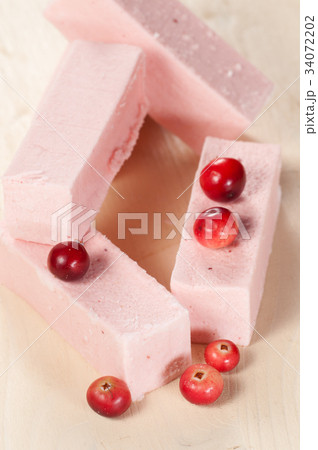 Pastille with cranberry 34072202