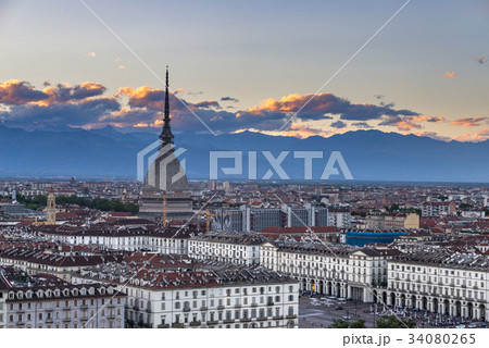 Cityscape of Torino (Turin, Italy) at dusk 34080265