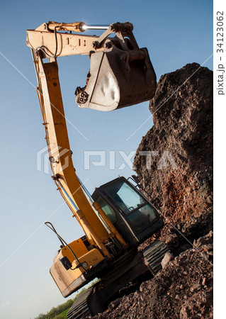 Close-up of a construction site excavator 34123062