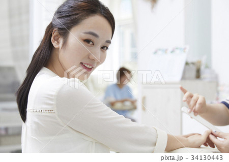 20代 美容室 ネイルケア 34130443