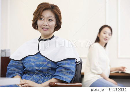 美容室 女性 女 34130532