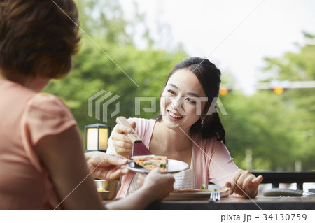 露天カフェ カフェテラス デート 34130759