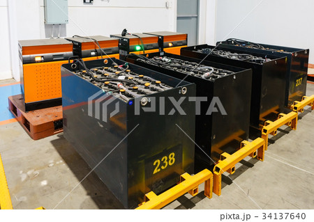 recharging electrical for forklift,battery charger 34137640